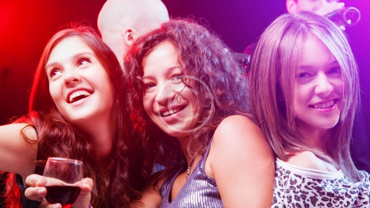 Special Offer: Free Drinks on Friday Nights